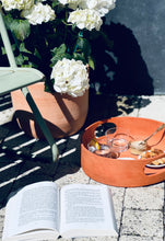 Charger l'image dans la galerie, Plateau Rond Faïence Rouge Brut