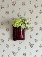 Charger l&#39;image dans la galerie, Vase Mural Aubergine 2

