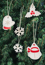 Charger l&#39;image dans la galerie, Boîte de 4 pendentifs Moufles pour sapin de Noël
