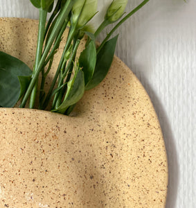 Vase Mural Jaune/Beige avec grains