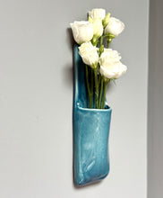 Charger l&#39;image dans la galerie, Vase Mural Bleu Délavé 3
