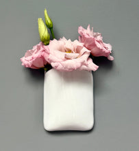 Charger l&#39;image dans la galerie, Vase Mural Blanc
