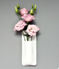 Charger l&#39;image dans la galerie, Vase Mural Blanc 2
