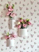 Charger l&#39;image dans la galerie, Vase Mural Blanc 2
