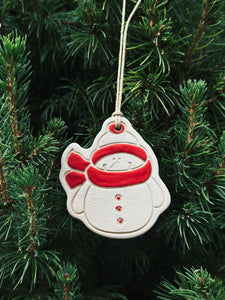 Boîte de 4 pendentifs Bonhomme de neige pour sapin de Noël