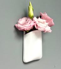 Charger l&#39;image dans la galerie, Vase Mural Blanc
