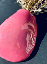 Charger l&#39;image dans la galerie, VASE SUSPENDU ROSE BONBON
