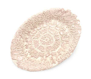 PLAT OVAL DENTELLE VIEUX ROSE