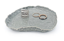 Charger l&#39;image dans la galerie, 3 VIDES POCHES / PETITS PLATS GRIS VERT BRILLANT
