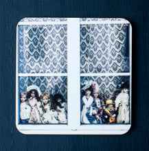 Charger l&#39;image dans la galerie, Dessous de Verre - POUPÉES
