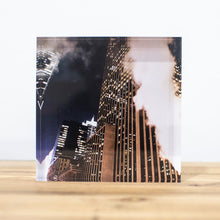 Charger l&#39;image dans la galerie, Bloc Plexi 10x10 cm - SMOKING BUILDINGS NYC
